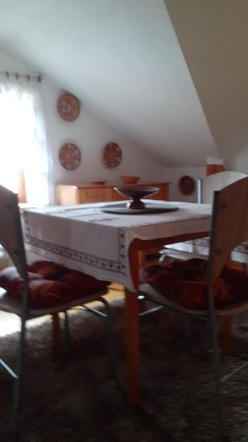 Atelier Spojovaci Apartment Cesky Krumlov Bagian luar foto